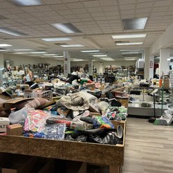 Payless Retail Store, Liquidation Bin Pallet Store - amazon liquidation bin store