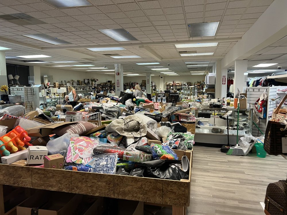 PAYLESS RETAIL STORE, LIQUIDATION BIN PALLET STORE Updated October