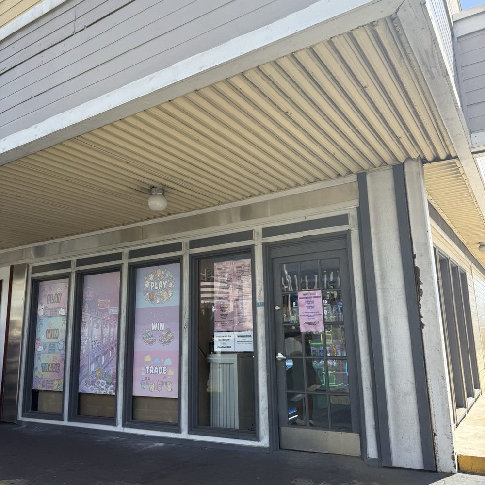 Claw Fever - Arcades Near Me - Aiea, Hawaii Claw Fever - Arcades Near Me - Aiea, Hawaii
