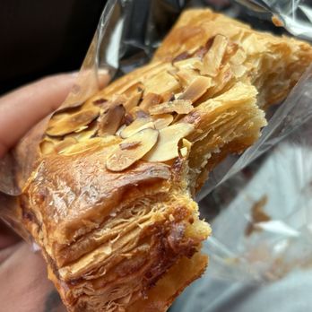 85°C Bakery Cafe - Coconut Streusel - Coffee & Tea Near Me - San Francisco, California 85°C Bakery Cafe - Coconut Streusel - Coffee & Tea Near Me - San Francisco, California