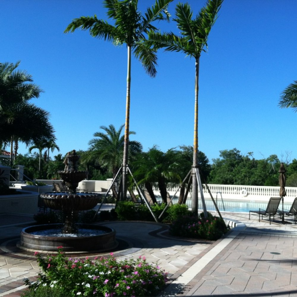 Moorings Waterfront Condos Naples Florida | Luxury Bayfront and Gulf-Access  Residences, image size:1000x1000