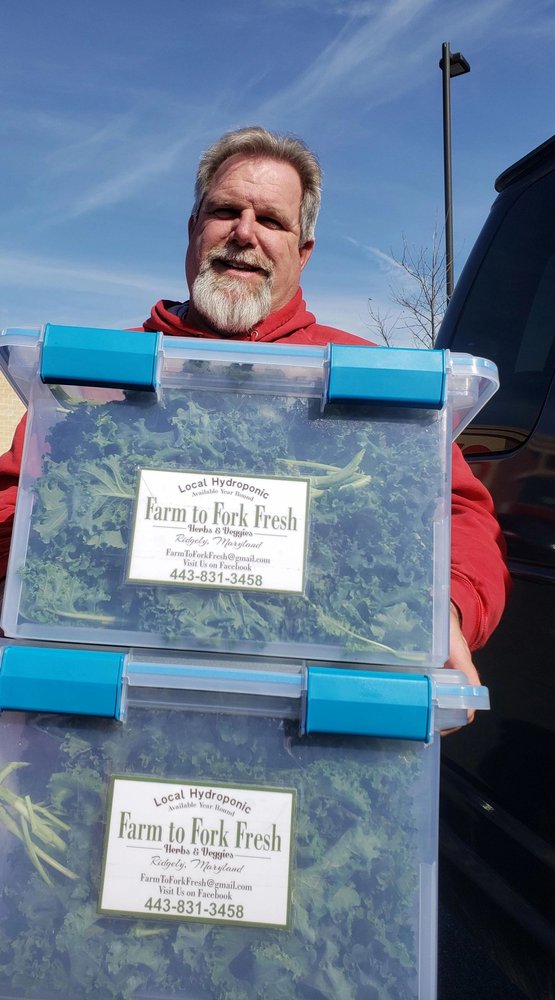 Farm To Fork Fresh Herbs & Veggies Logo