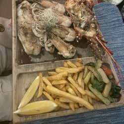 Restaurant Piedra Escondida - PARRILLADA DE MARISCOS 2 PAX Seafood grill mix