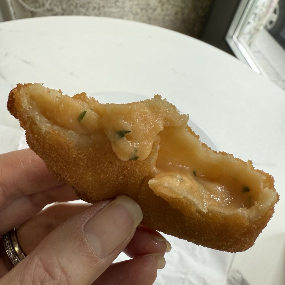 Confeitaria São Domingos - Shrimp empanada - Restaurants Near Me - Porto, 13