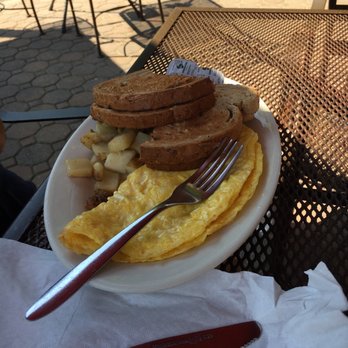 Caffe 101 - Cheese omelet with hash browns. Wonderful breakfast - Cafes Near Me - Boiling Springs, Pennsylvania