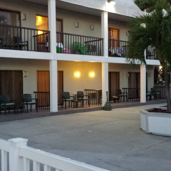 The Beachcomber - Beachfront suites. Can't really see the ocean though bar and shrubs in the way. - Hotels Near Me - St. Pete Beach, Florida The Beachcomber - Beachfront suites. Can't really see the ocean though bar and shrubs in the way. - Hotels Near Me - St. Pete Beach, Florida