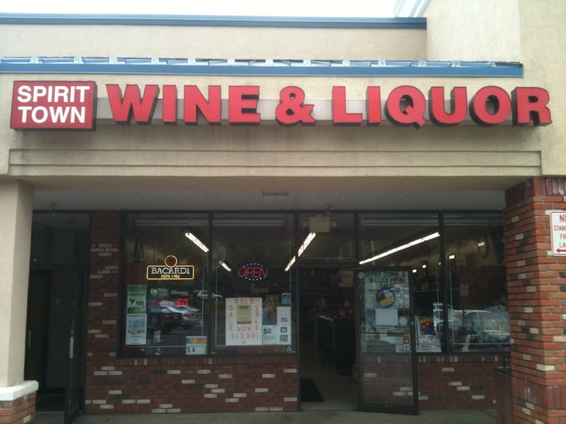 SPIRIT TOWN WINE & LIQUOR Updated September 2024 10 Lake Ridge Plz