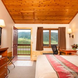 Flat Creek Inn