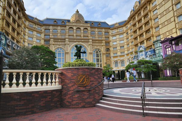 Tokyo Disneyland Hotel by null