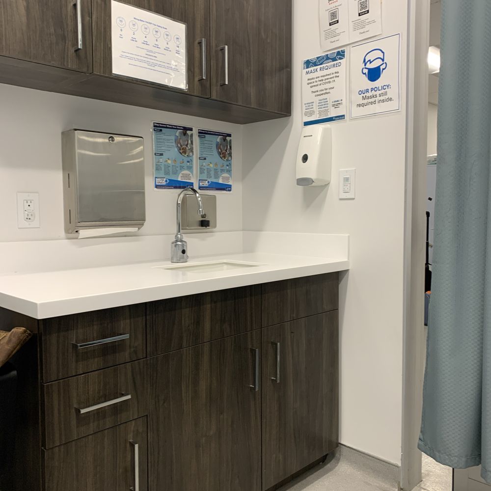 ContinuEM - Clean Examination rooms - Urgent Care Near Me - Lakewood, California ContinuEM - Clean Examination rooms - Urgent Care Near Me - Lakewood, California