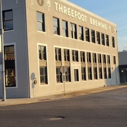 Threefoot Brewing - View from the street.