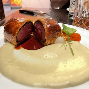 Gordon Ramsay Hell's Kitchen - Beef Wellington - Steakhouses Near Me - Stateline, Nevada