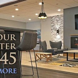 445 Lounge & Grill