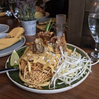 Temsib Eatery & Bar - Crab pad Thai - Thai Near Me - Bellevue, Washington