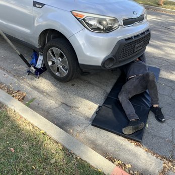 Max Mobile Mechanic - Max replacing the CV Axel - Auto Repair Near Me Max Mobile Mechanic - Max replacing the CV Axel - Auto Repair Near Me