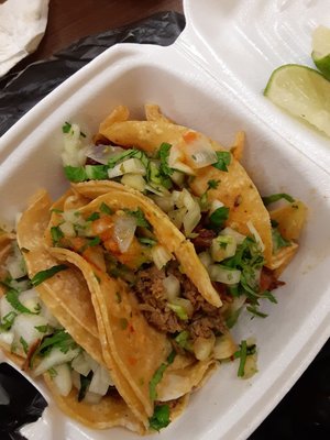 Tacos Y Mas by null