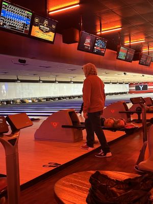 Bowlero Garland by null