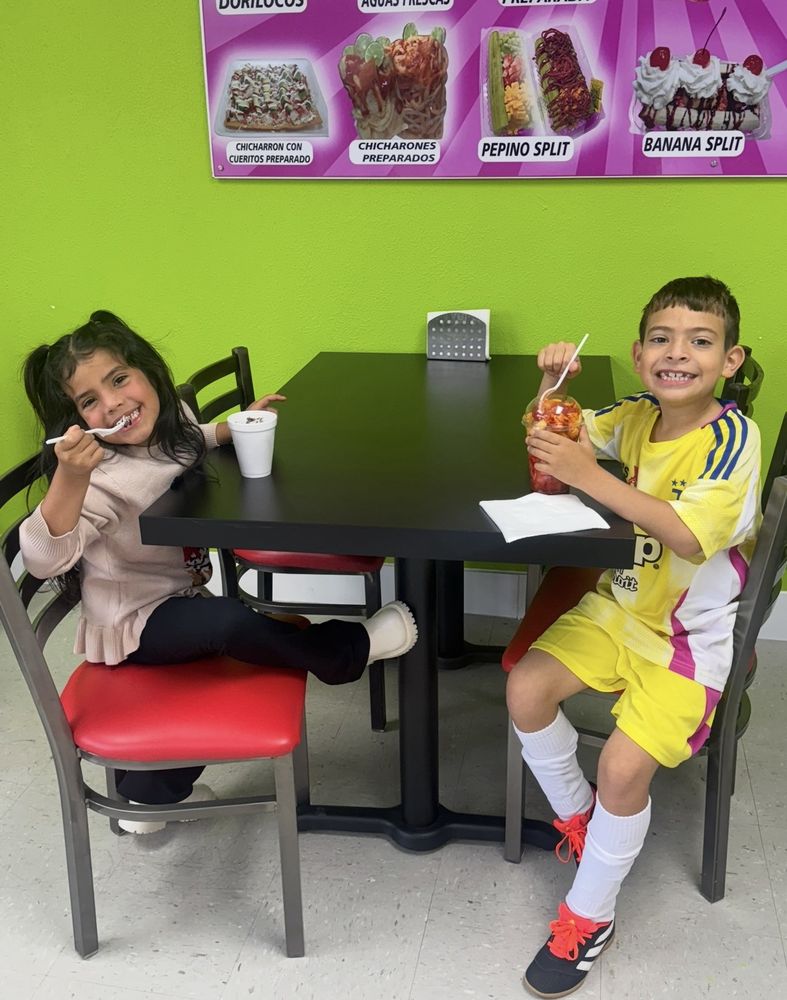 Neveria Las Maravillas Logo