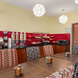 Ramada by Wyndham Carlyle - Ramada Carlyle, Hotel Motel in Carlyle, SK