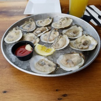 Lee's Pint & Shell - Happy hour oysters (.50 cents each) - Bars Near Me - Baltimore, Maryland Lee's Pint & Shell - Happy hour oysters (.50 cents each) - Bars Near Me - Baltimore, Maryland