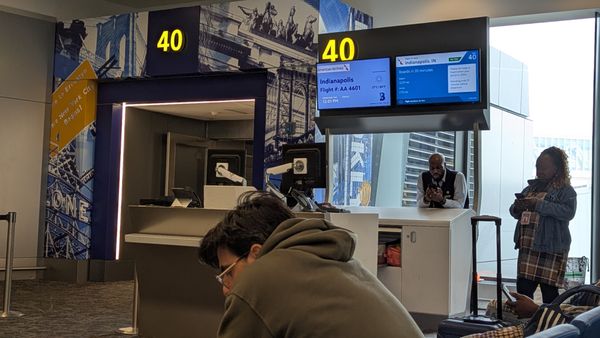 LaGuardia Airport/Terminal B by null