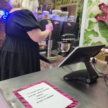 GOLDEN ROSE ICE CREAM BAR - Updated February 2026 - 61 Photos & 70 ...