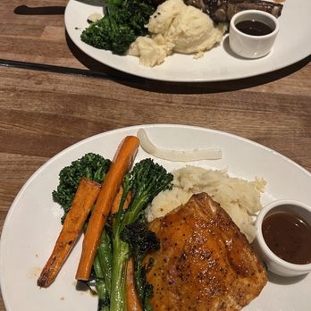 Yard House - Whiskey Glazed Salmon and 20 oz. Bone-In Ribeye - New American Near Me - San Jose, California Yard House - Whiskey Glazed Salmon and 20 oz. Bone-In Ribeye - New American Near Me - San Jose, California