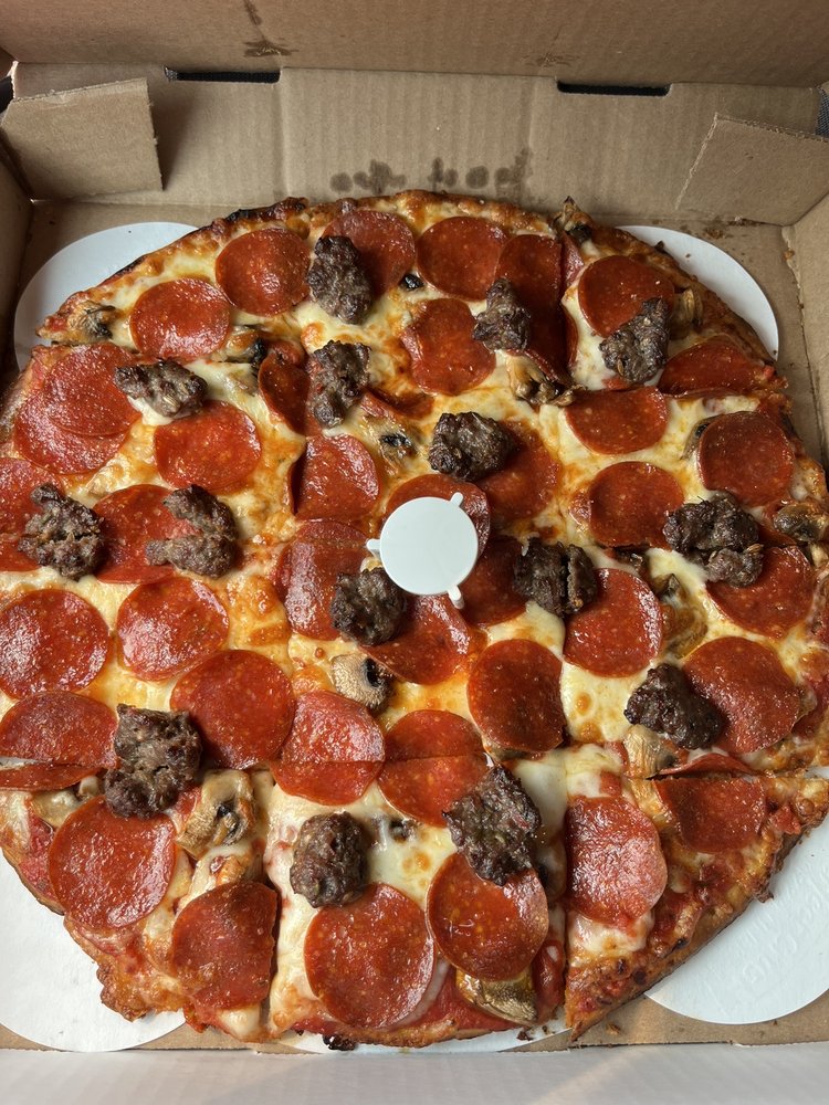 UPPER CRUST PIZZA Updated September 2024 10 Reviews 3333