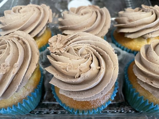 defloured: A Gluten Free Bakery by null