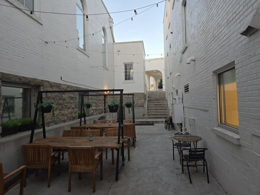 The Gallatin Hotel by null