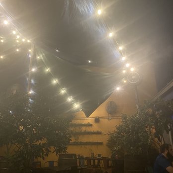 Mopho - Fog bc of intense misters outside - Vietnamese Near Me - New Orleans, Louisiana