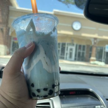 The Snowglobe - a hand holding a cup of bubble tea - Bubble Tea Near Me - Greenville, North Carolina The Snowglobe - a hand holding a cup of bubble tea - Bubble Tea Near Me - Greenville, North Carolina