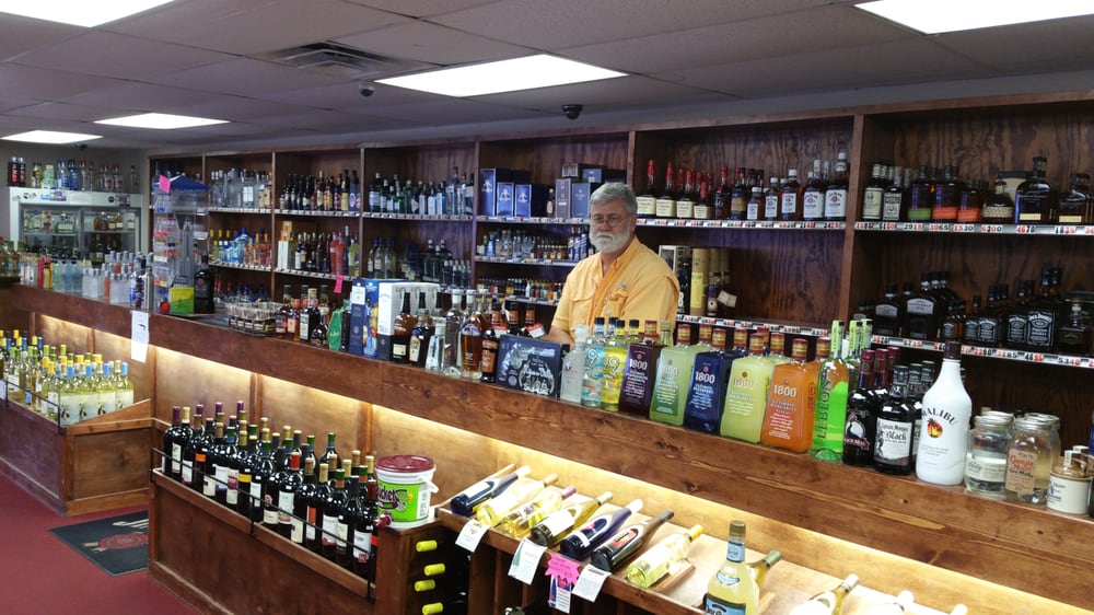 WESTGATE PACKAGE STORE Updated October 2024 1015 Lee Dr, Clarksdale