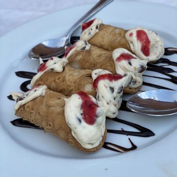 Arnoldi’s Cafe - Cannoli - Italian Near Me - Santa Barbara, California
