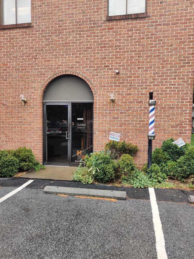 COMB AND SCISSOR BARBER SHOP Updated October 2024 11 Reviews 219