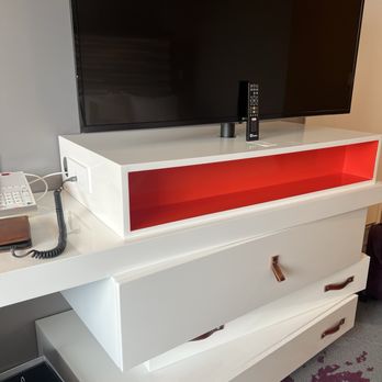 W Bellevue - Entertainment center - Hotels Near Me - Bellevue, Washington