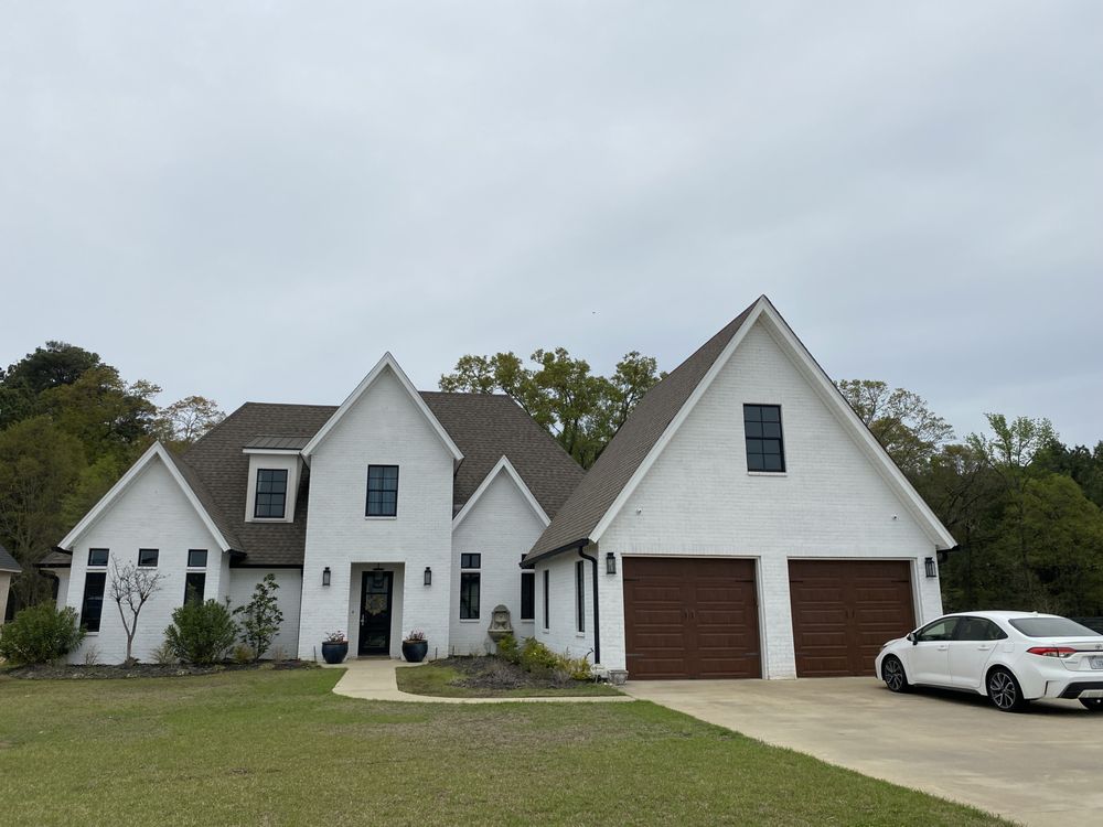 Slide of Bríos Roofing & Construction