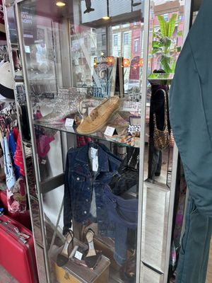 Weekend Vintage by null