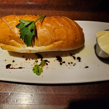 CōV Edina - Nice warm and toasted wood grilled baguette - Cocktail Bars Near Me - Edina, Minnesota CōV Edina - Nice warm and toasted wood grilled baguette - Cocktail Bars Near Me - Edina, Minnesota
