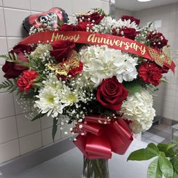 Anniversary arrangement