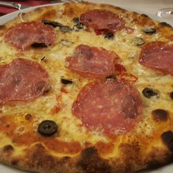 Pizzeria La Piazza - Pizza Diavola