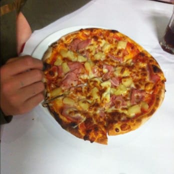 Aquacotta - Ham and pineapple pizza - Italian Near Me - Liverpool, NSW