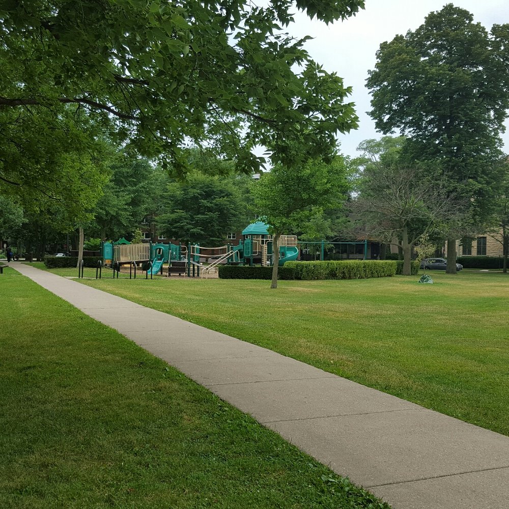 Raymond Park - Playgrounds Near Me - Evanston, Illinois Raymond Park - Playgrounds Near Me - Evanston, Illinois