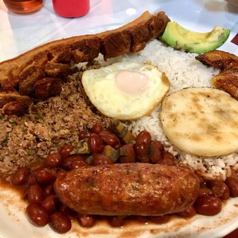 Arepas Pues - 2000 calories on a plate - Venezuelan Near Me - Silver Spring, Maryland