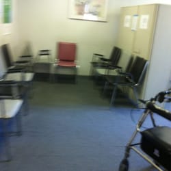 Cml Healthcare - Long wait in the most unsanitary lab,