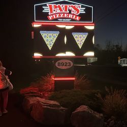 Pat's Pizzeria - Outdoor signage