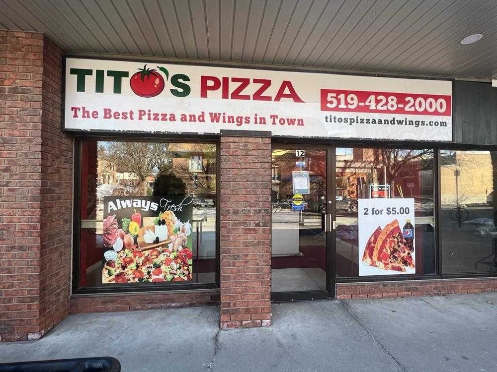 Tito's Pizza Logo