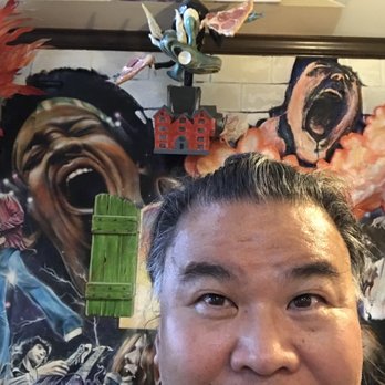 Martolli's Hand Tossed Pizza - Very cool mural! - Pizza Near Me - Ashland, Oregon