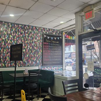 Pat's Place - Perfect downtown location - American Near Me - Bardstown, Kentucky