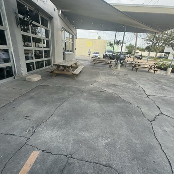 Baileson Brewing - Outdoor seats - Breweries Near Me - Houston, Texas Baileson Brewing - Outdoor seats - Breweries Near Me - Houston, Texas